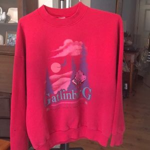 Vintage Gatlinburg, Tenn red large sweatshirt GSM